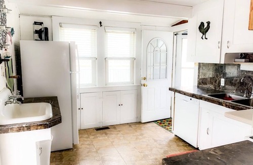 Onset Cottage | Waterfront comfy 2BD cottage w/direct access to private beach & amazing Bayview
