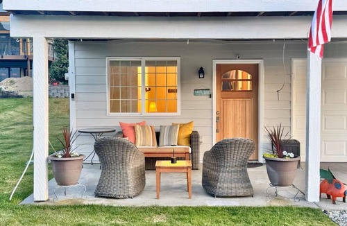 Orondo Cabin | Waterfront Community, Sun Cove, Lake Views, Pool & Beach Access
