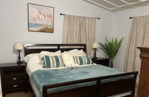 Shady Side House | Waterfront Community | Sleeps 6 | Game Room