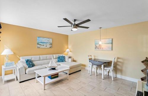 Madeira Beach Apartment | Waterfront Community with Pool #159F