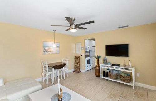 Madeira Beach Apartment | Waterfront Community with Pool #159F