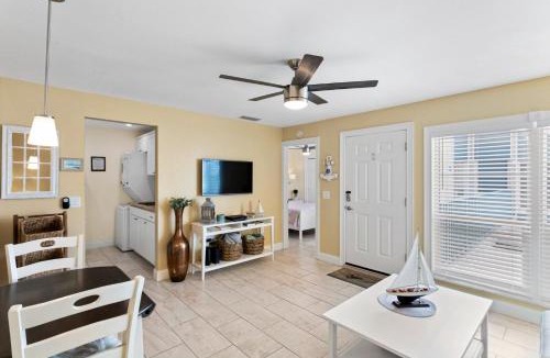 Madeira Beach Apartment | Waterfront Community with Pool #159F