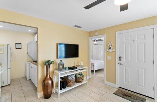Madeira Beach Apartment | Waterfront Community with Pool #159F