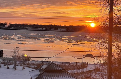 Port Huron Condo | Waterfront condo on the Riverwalk in Port Huron. Newly & Beautifully Renovated