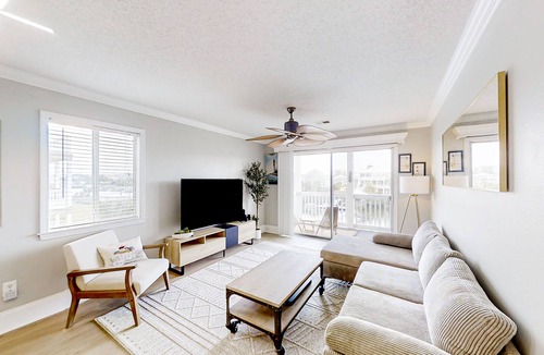 Carolina Yacht Landing Condo | Waterfront condo w/private balcony, shared pool, hot tub & A/C
