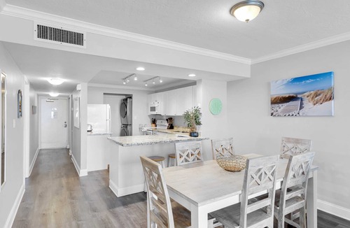 Meadows Condo | Waterfront Condo with Dock, Pool, Downtown Key West Near Duval
