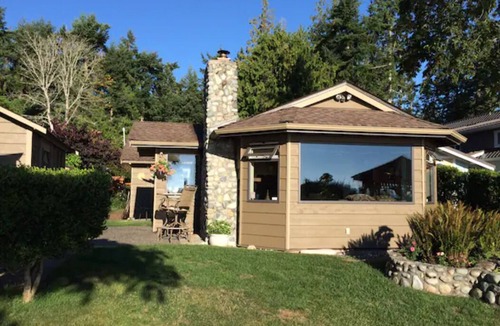 Regional District of Nanaimo Cottage | Waterfront Cottagen* WINTER MONTHLY AND WEEKLY RATES*