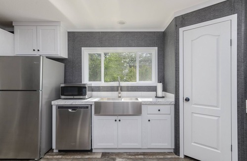 Seabrook Cottage | Waterfront Cottage 3 Bedrooms
