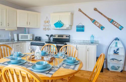 Stratford House | Waterfront Cottage beach access