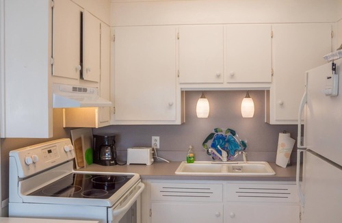 Nebo House | Waterfront Cottage on Beautiful, Crystal Clear Lake James