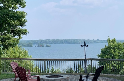Rideau Lakes Cottage | Waterfront Cottage on the Upper Rideau Lake