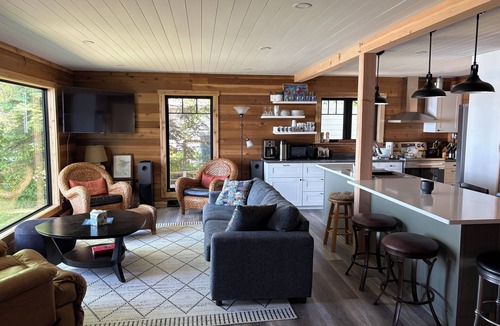 Ranier Cottage | Waterfront Cottage on Magnificent Rainy Lake: Completely Renovated in 2024-25!