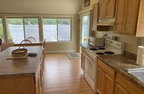Antrim Cottage | Waterfront Cottage Weekly Rental