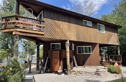 Lagoon City Cottage | Waterfront Cottage with Private Beach in the Heart of Lagoon City