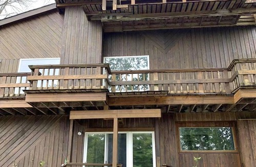 Lagoon City Cottage | Waterfront Cottage with Private Beach in the Heart of Lagoon City
