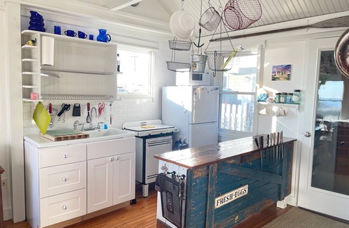 North Truro Cottage | WATERFRONT COTTAGE WITH PRIVATE BEACH! On Beach Point in Truro. Not a condo.