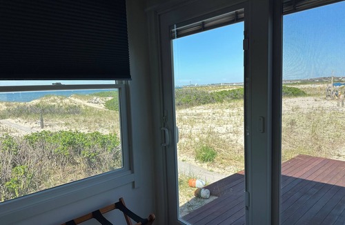 North Truro Cottage | WATERFRONT COTTAGE WITH PRIVATE BEACH! On Beach Point in Truro. Not a condo.