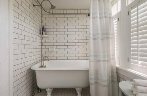 Lexington House | Waterfront Cottages in Lexington Vacation Homes
