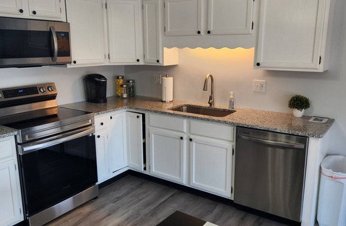 Village of Four Seasons Condo | Waterfront Cozy 3-bedroom condo in Lake Ozark with WiFi, AC, Boatslip additional