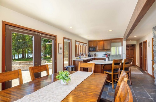 Amanda Park House | Waterfront Custom House in Lake Quinault Estate. Inside Olympic National Park.