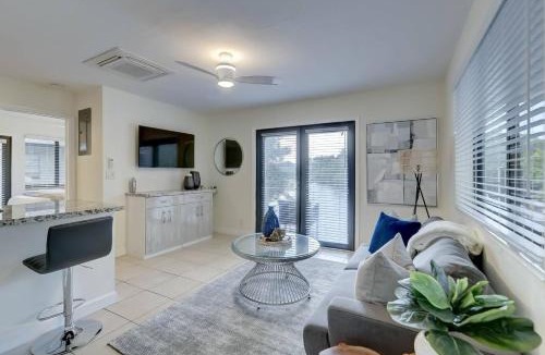 Middle River Terrace Apartment | Waterfront Deck Pool Kayak