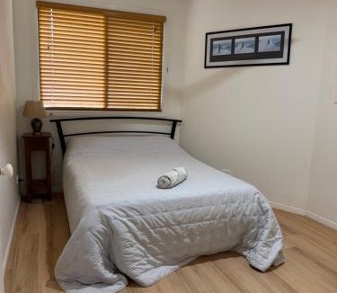 Brisbane Waterfront House | Waterfront, Deep Water Pontoon, views to Straddie
