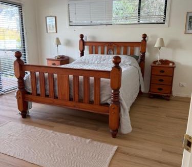 Brisbane Waterfront House | Waterfront, Deep Water Pontoon, views to Straddie