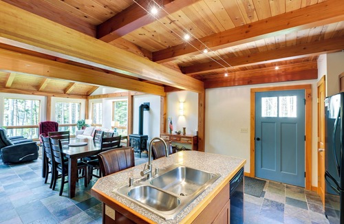 Deer Isle House | Waterfront Deer Isle Retreat w/Fire Pit!