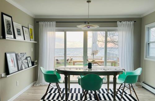 Shirley House | Waterfront Designer Retreat! Stunning Sunsets! Less than 5 minutes to the beach!