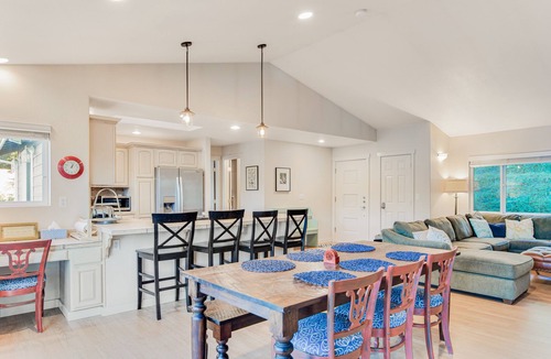Allyn-Grapeview House | Waterfront, dog-friendly home with private beach, amazing deck & harbor view