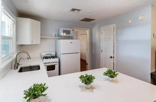 St. Lucie Village Cottage | Waterfront Dream Guesthouse