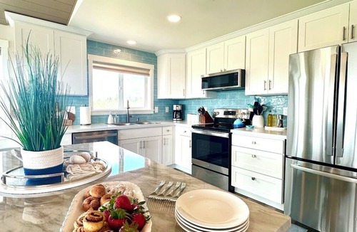 Ocean Shores House | Waterfront Duplex w/Dock | Near Damon Point Beach