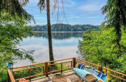 Grapeview House | WATERFRONT- Eagle's Wings Over Pickering Passage