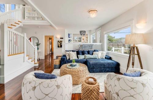 Gloucester House | Waterfront Escape Dock & More