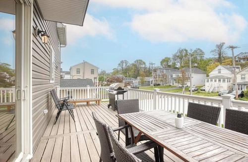 Highlands House | Waterfront Escape! NYC Ferry, Beach, Modern New Construction 3 bedroom 3 bath