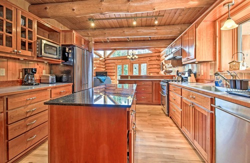 Lutsen Cottage | Waterfront Escape on Caribou Lake: Dock + Fire Pit