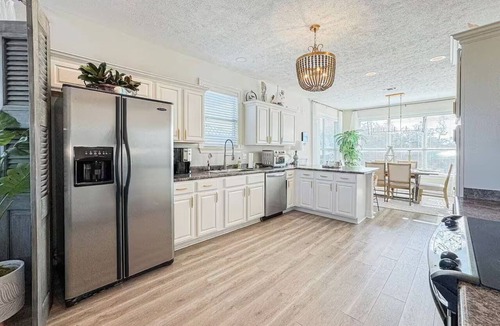 Shoreline Park House | Waterfront escape at Jourdan River - kayak, fishing, laid-back coastal living!