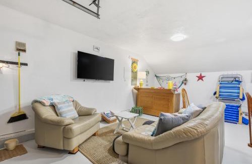 West Dennis House | Waterfront Escape with Stunning Views on Bass River
