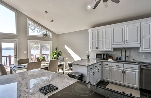 Mooresville House | WATERFRONT: Experience SUBLIME Sunsets, Private Beach, Hot Tub, and Kayaks