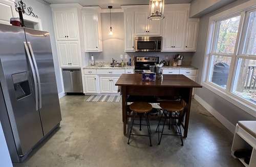 Bremen Cottage | Waterfront Family Cottage on Smith Lake