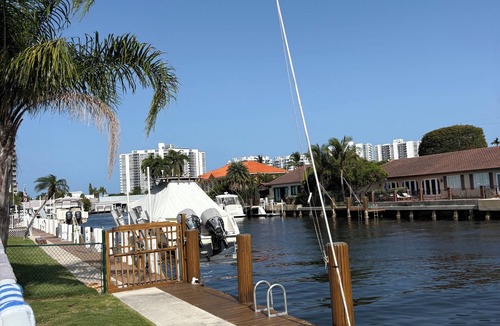 Coral Ridge Apartment | waterfront Fort Lauderdale condo with heated pool free parking king bed