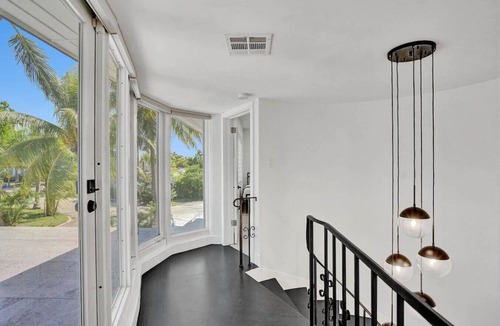 Hollywood Lakes House | Waterfront Fun! 6BR Pool Beach 5 Min