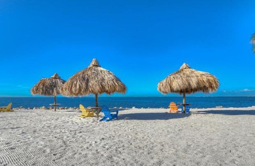 Rocky Point Apartment | Waterfront Fun Heated pool Amazing sunsets