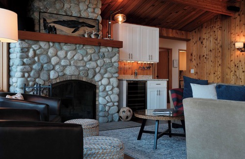 Shelton House | Waterfront Fun Starts Here! Endless activites- Pickleball, Pool, Sauna, Kayaks and more!