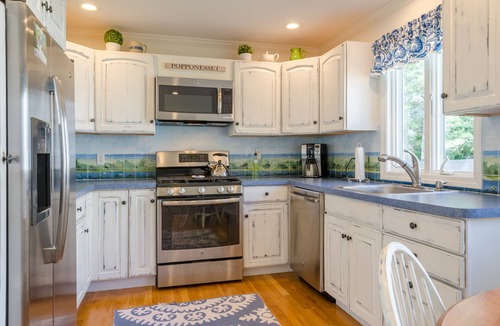 Popponesset House | Waterfront Gem: Hot Tub, Fire Pit & Private Beach!n3 Bed, 1.5 Baths, Sleeps 6
