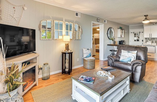 Gulf Stream Estates Condo | Waterfront Gem w/Balcony in Garden City