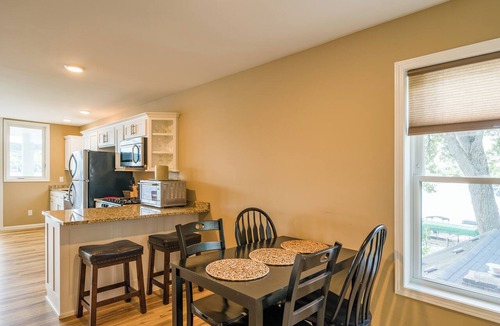 Conesus Apartment | Waterfront Gem with amazing views! Nearby to Letchworth St Park & SUNY Geneseo!