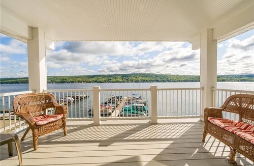 Conesus Apartment | Waterfront Gem with amazing views! Nearby to Letchworth St Park & SUNY Geneseo!