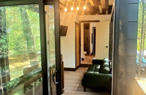 Plantersville House | Waterfront Getaway near Houston – Kayak & Fishing