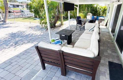 Flor-a-mar House | Waterfront Getaway with Pool, Dock & Kayaks